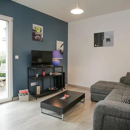 1 - Les Aromes Apartment *